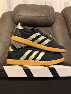 Adidas Breaknet Sleek Women’s Size 6 Black Gold Gum Sole Casual Sneakers New